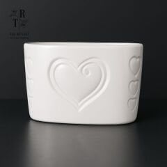 15 cm Kare Beton Saksı – Kalpli Desenli Dekoratif Tasarım